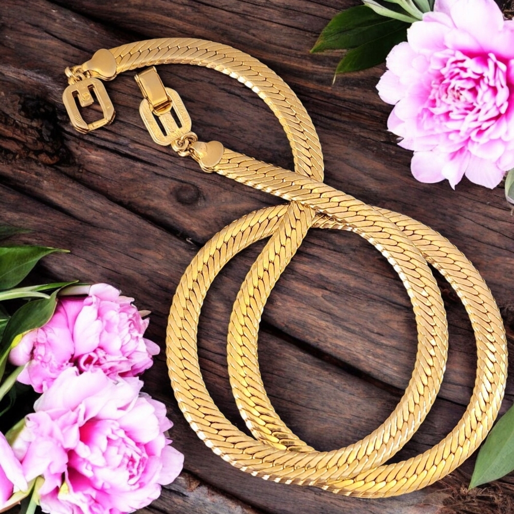 1980s Vintage Givenchy Gold Plated Double G Clasp Herringbone Chain
